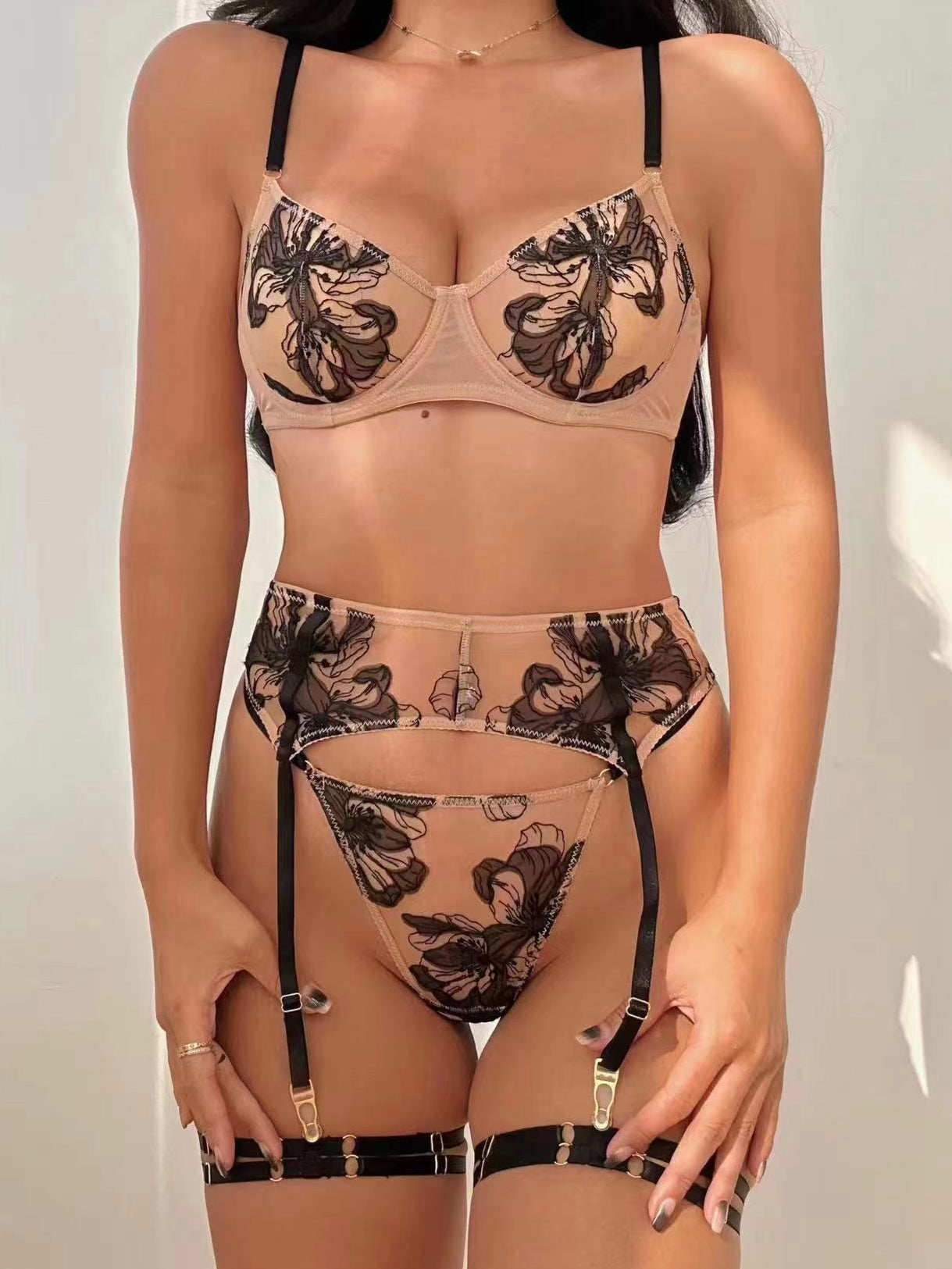 lumiere 18 ariel luxe lingerie set black