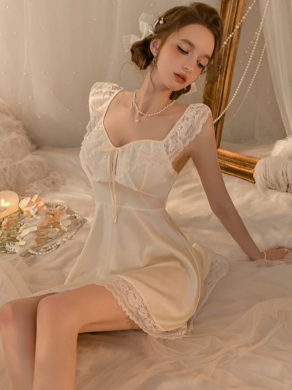 Silky satin chemise in yellow